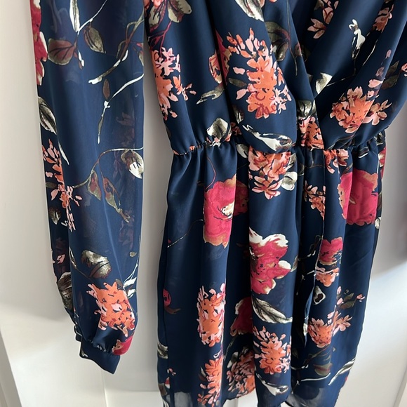 Lulu’s XS Navy Floral Dress - Picture 7 of 8